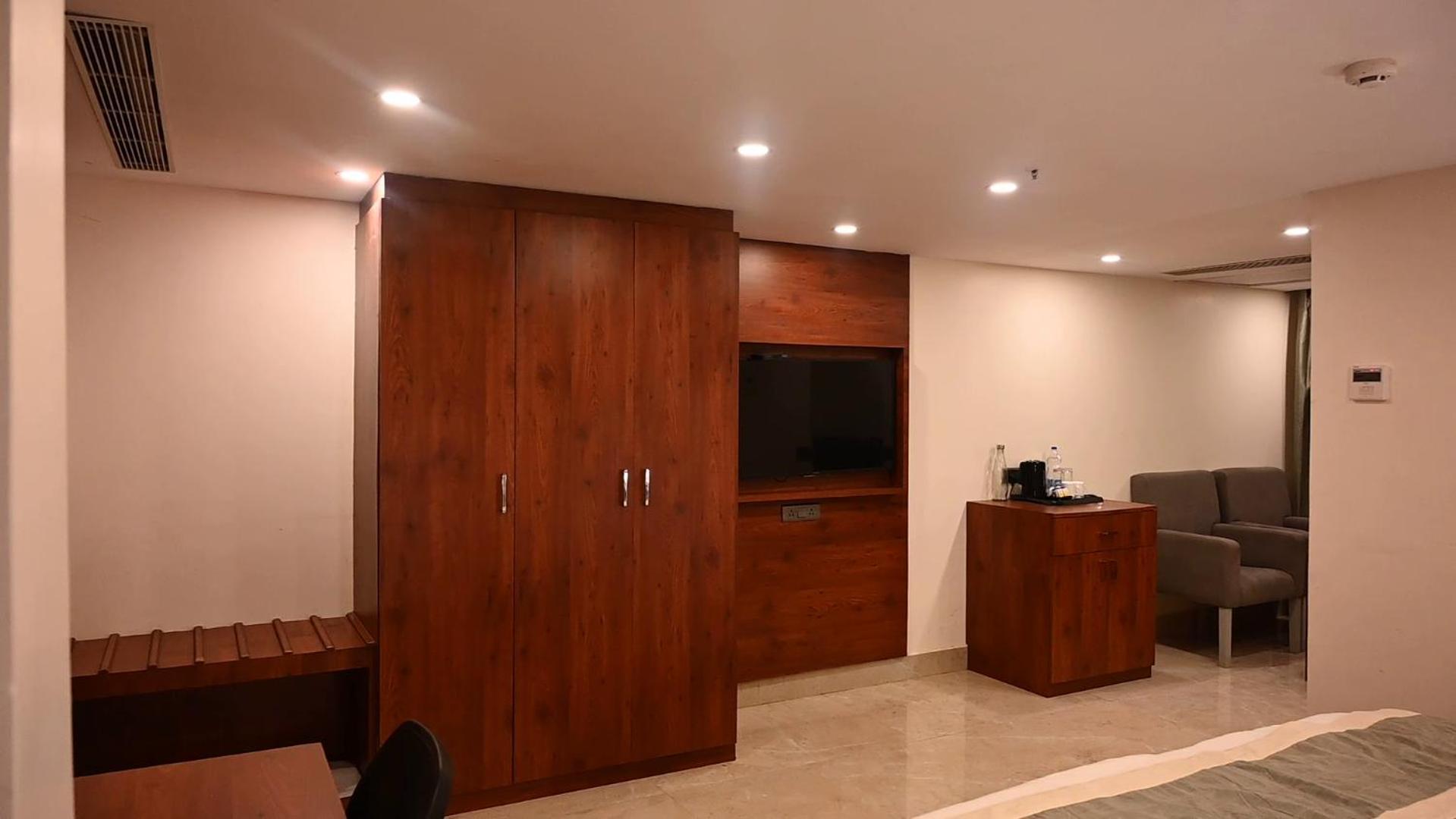 Seven Hills Hotel プリ エクステリア 写真