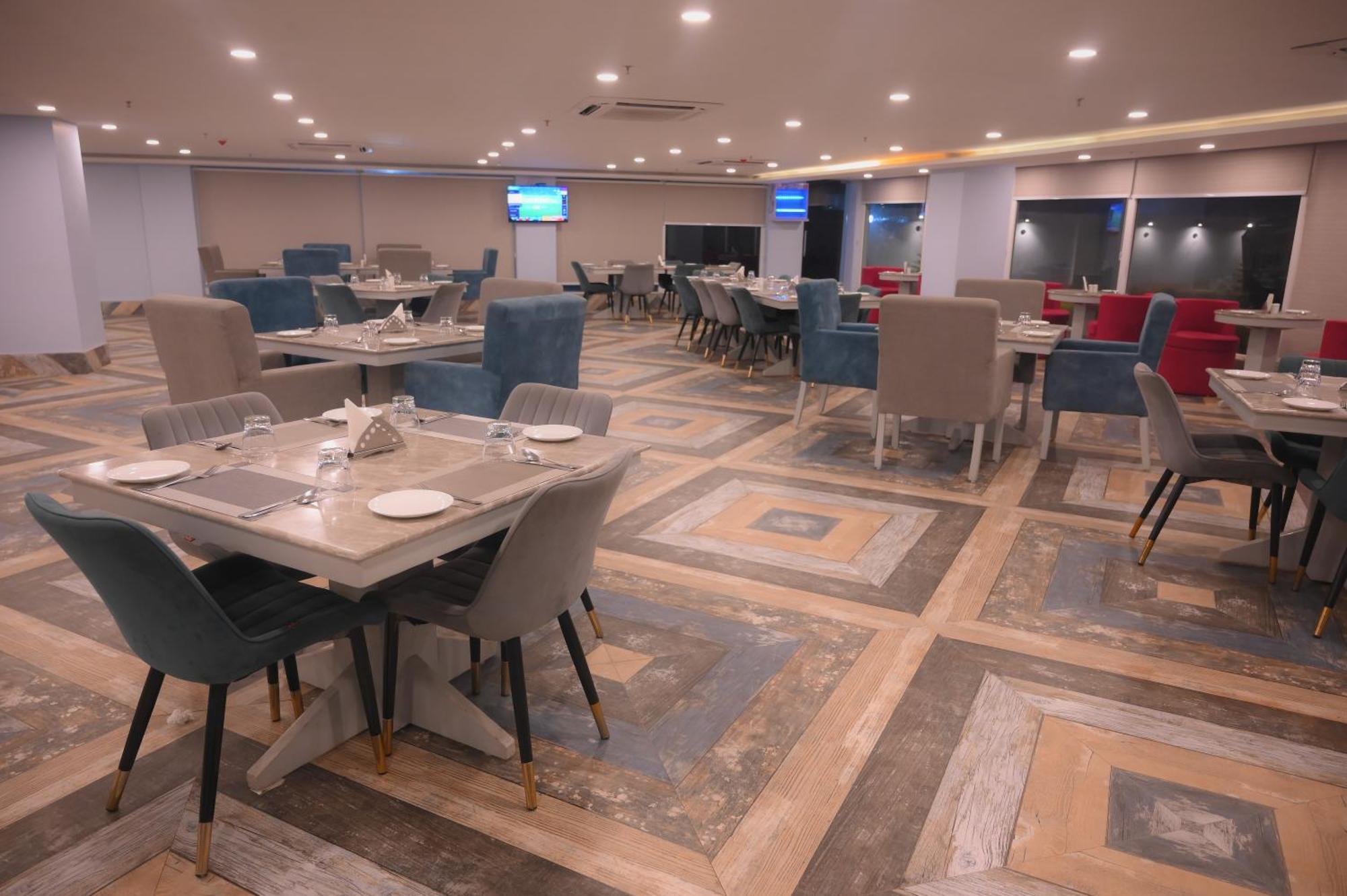 Seven Hills Hotel プリ エクステリア 写真
